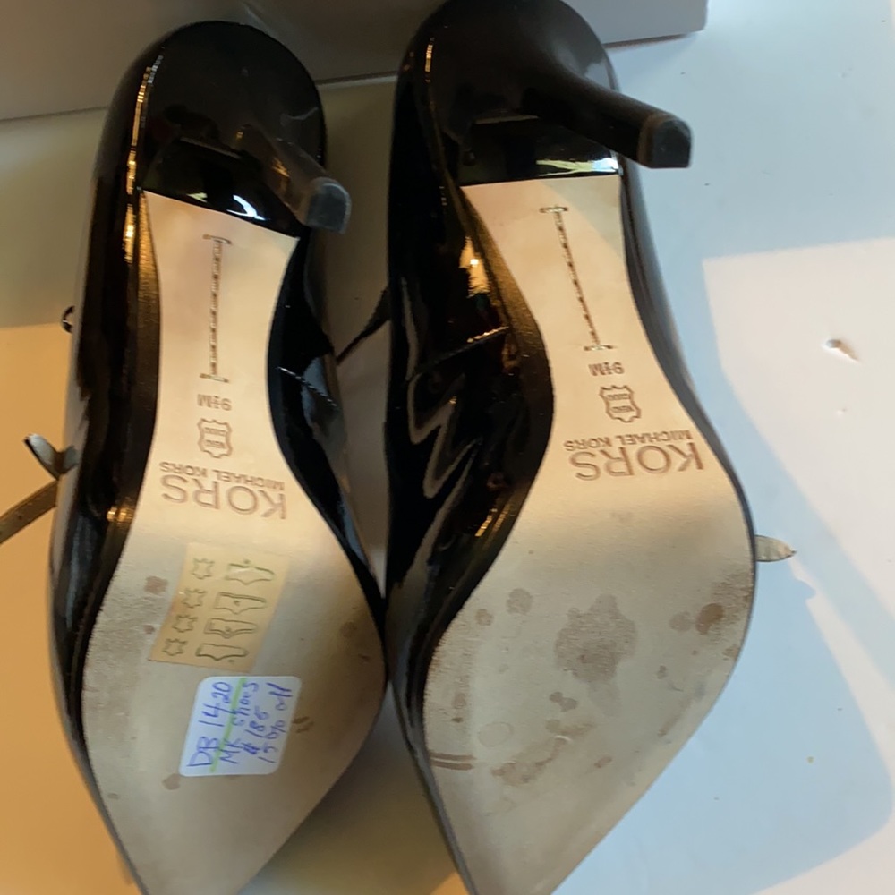 KORS - heels ๐ - Picture 3 of 4